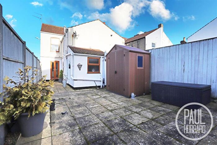 3 Bedroom End Of Terrace House For Sale In Lorne Park Road, Kirkley, NR33
