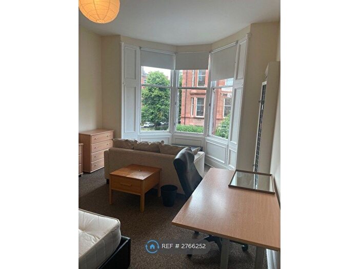 4 Bedroom Flat To Rent In Barrington Drive, Glasgow, G4