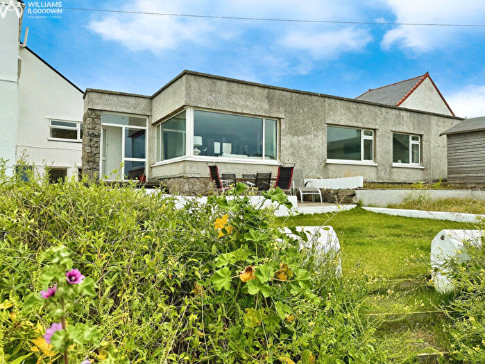 4 Bedroom Detached Bungalow For Sale In High Street, Rhosneigr, Anglesey, LL64