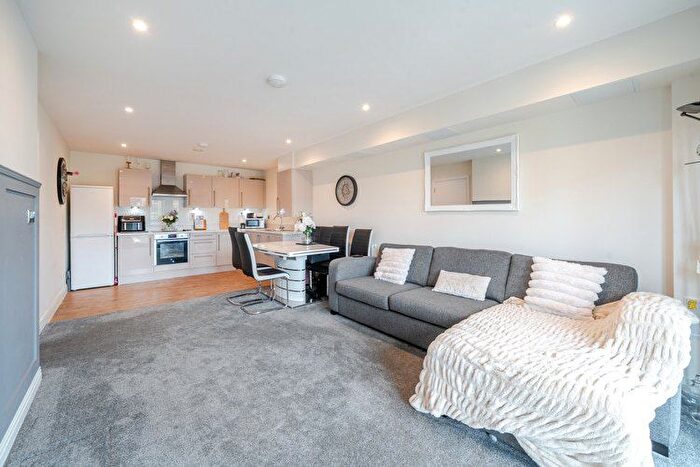 2 Bedroom Flat For Sale In Brooklyn House, Welwyn Garden City, Hertfordshire, AL7