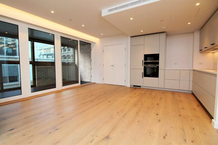 3 Bedroom Flat To Rent In Jubilee Walk, London, WC1X