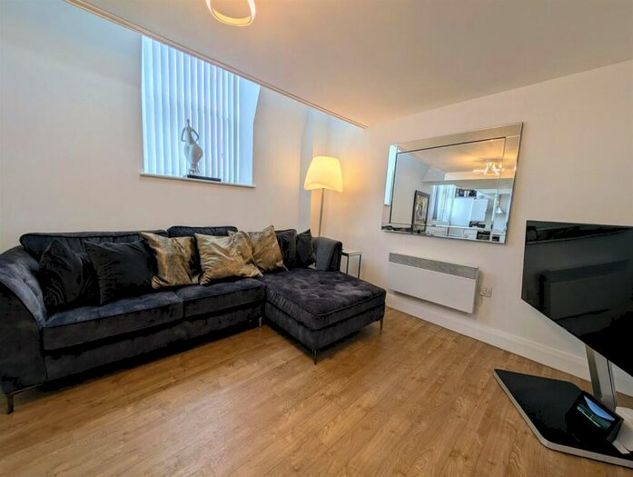 2 Bedroom Apartment To Rent In Crosshall Street, Liverpool, L1