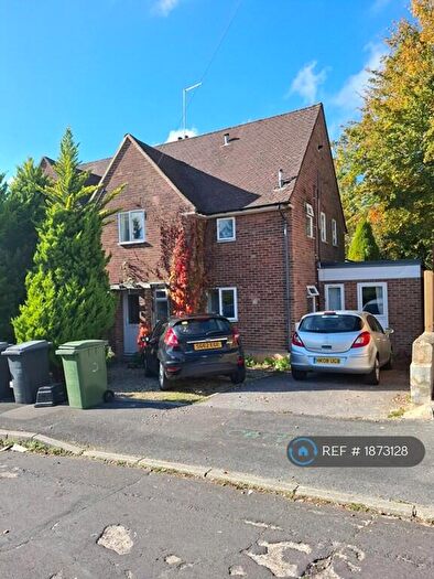 6 Bedroom Semi-Detached House To Rent In Somers Close, Stanmore, SO22