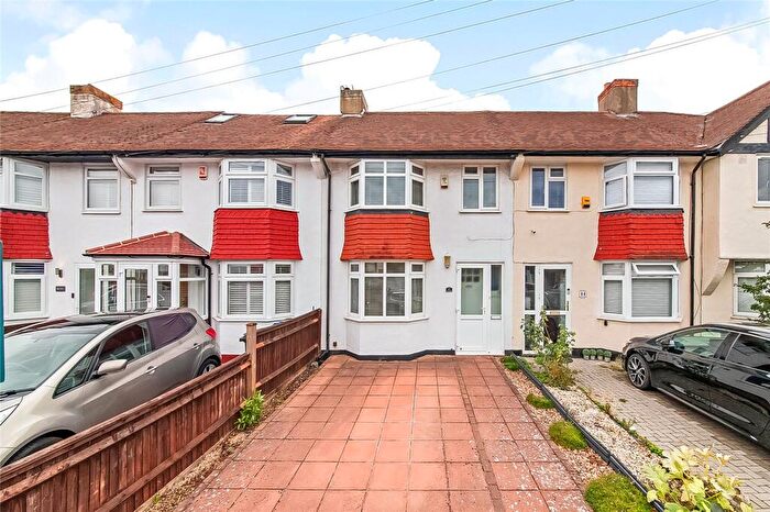 3 Bedroom Terraced House For Sale In Chaffinch Avenue, Croydon, CR0