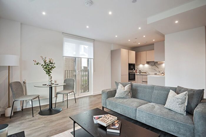 1 Bedroom Flat To Rent In Medawar Drive, London, NW7