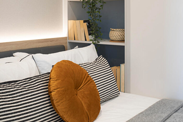 Studio To Rent In Enclave: Croydon, College Road, East Croydon, London, CR0