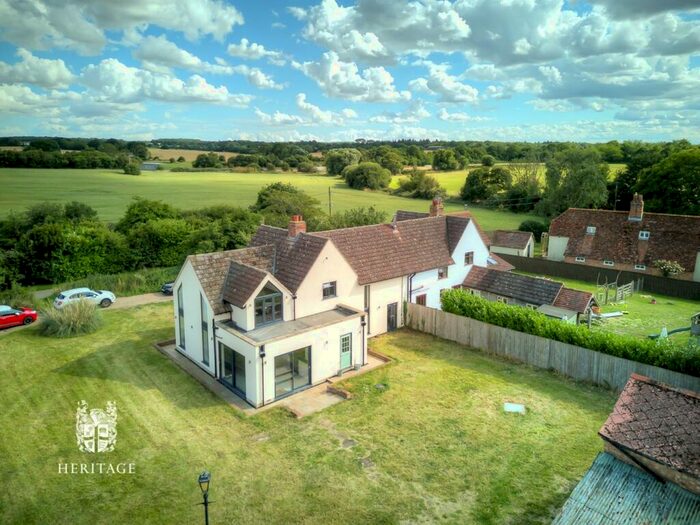 4 Bedroom Semi-Detached House For Sale In Ewell Hall Chase, Kelvedon, CO5