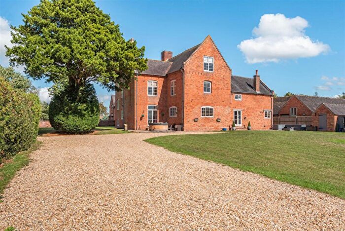 5 Bedroom Detached House For Sale In Dunnimere Farm, Portway Lane, Wiggington, B79