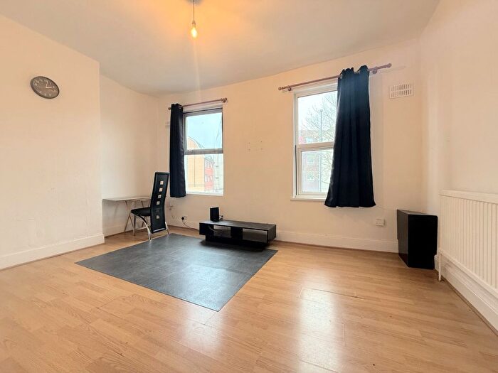 1 Bedroom Flat To Rent In Vicarage Lane, Stratford, E15