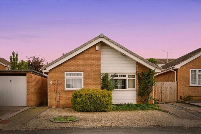 3 Bedroom Bungalow For Sale In Drivemoor, Abbeydale, Gloucester, Gloucestershire, GL4