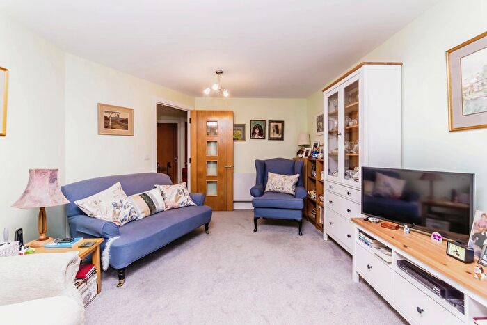 1 Bedroom Flat For Sale In Church Road, Biggin Hill, Westerham, TN16