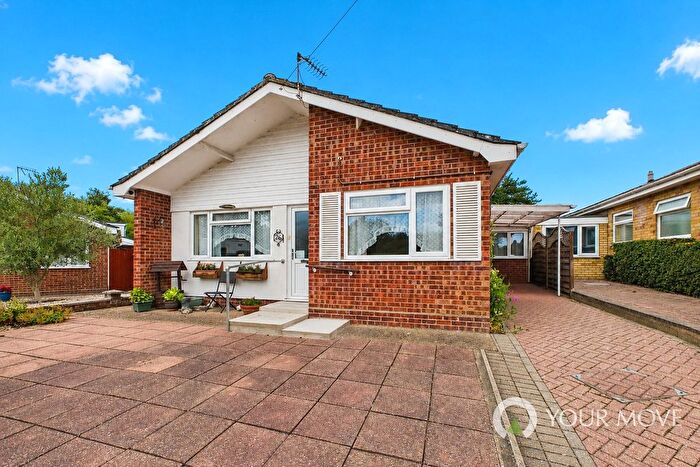 3 Bedroom Bungalow For Sale In Ronden Close, Beccles, Suffolk, NR34