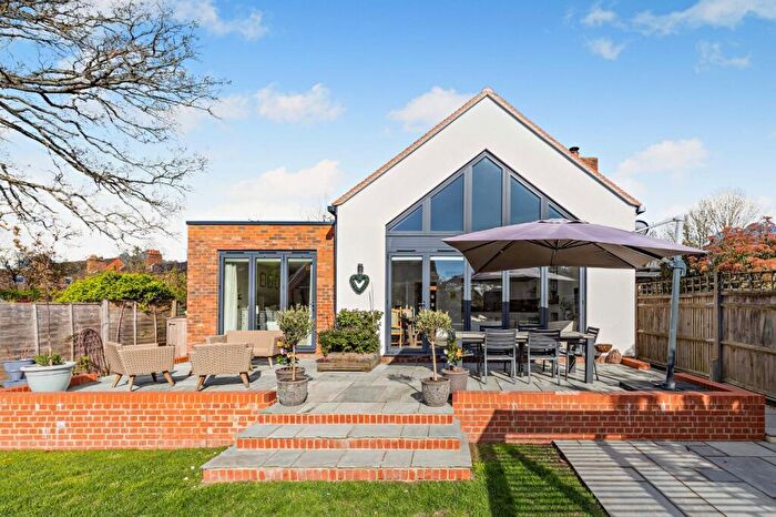 3 Bedroom Bungalow For Sale In Newell Green, Warfield, Bracknell, Berkshire, RG42