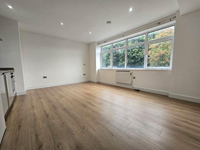 Studio To Rent In Coronation Road, Basingstoke, RG21