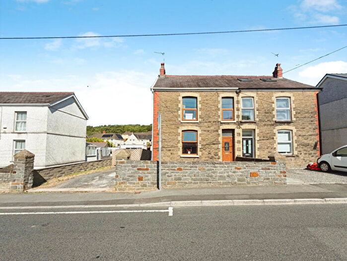 3 Bedroom Semi-Detached House For Sale In Swansea Road, Pontardawe, Swansea, SA8