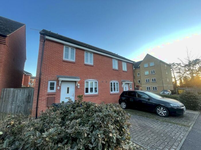 3 Bedroom House To Rent In Acorn Road, Northampton, NN5