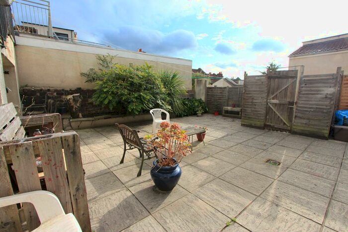 1 Bedroom Flat To Rent In North Street, Bedminster, Bristol, BS3