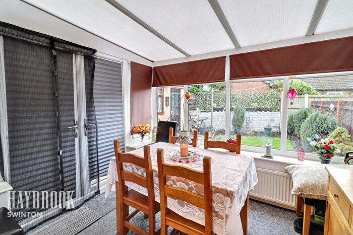 3 Bedroom Semi-Detached House For Sale In St Helens Close, Thurnscoe, S63