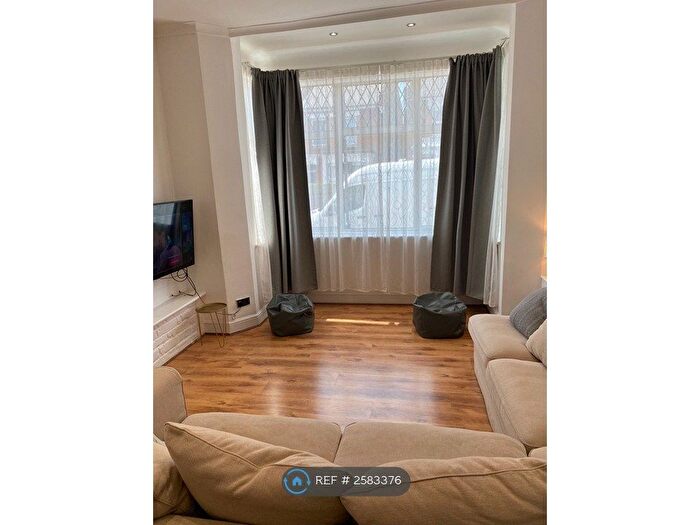 1 Bedroom Flat To Rent In London, London, N15