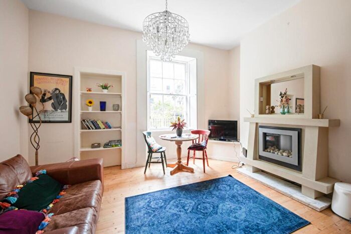1 Bedroom Flat To Rent In St Stephen Place, Stockbridge, Edinburgh, EH3