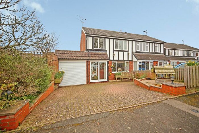 3 Bedroom Semi Detached House For Sale In Redstone Close, Redditch, B98