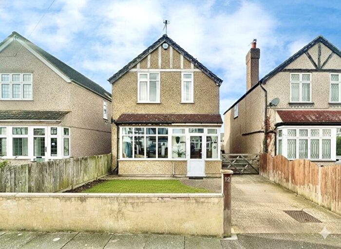 3 Bedroom Detached House For Sale In Stanham Road, Dartford, Kent, DA1