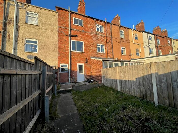 3 Bedroom Terraced House To Rent In Beacon Hill Road, Newark, NG24
