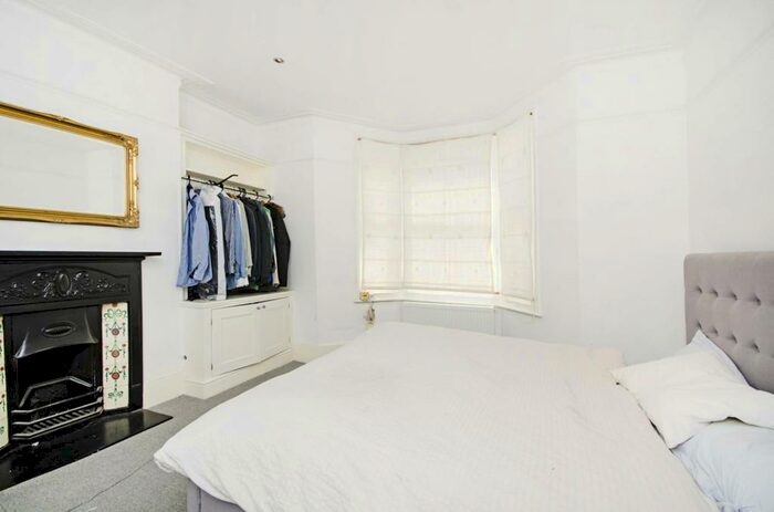 2 Bedroom Flat To Rent In Mountgrove Road, Highbury, London, N5