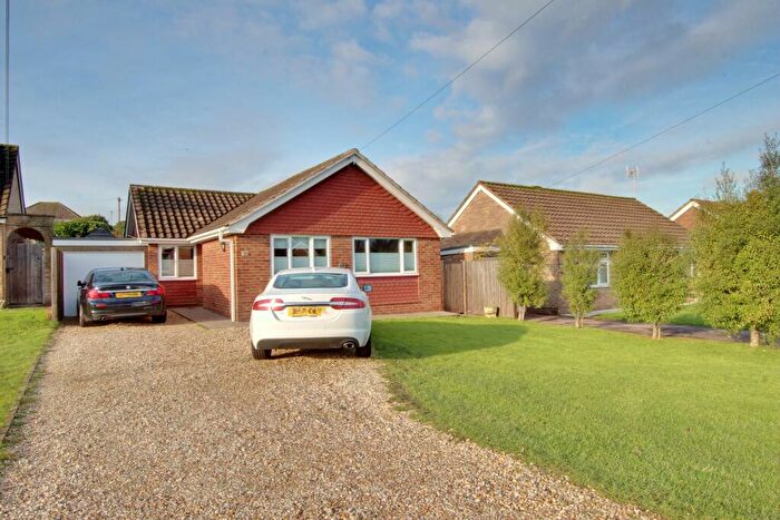 3 Bedroom Detached Bungalow For Sale In Fairview Drive, Hythe, SO45