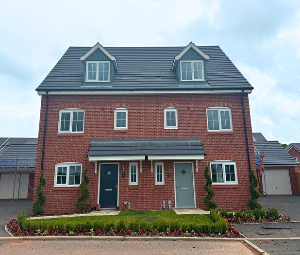 4 Bedroom Semi-Detached House For Sale In Goldcrest Close, Willand, EX15