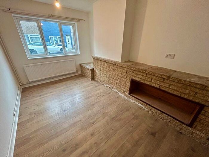 3 Bedroom Terraced House To Rent In Bedroom House To Rent, Haydon Street, Town Centre, SN1