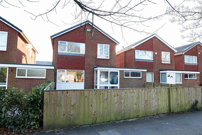 3 Bedroom Link Detached House To Rent In Ascot Walk, Kingston Park, Newcastle Upon Tyne, NE3