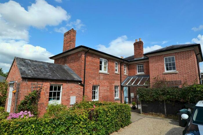 2 Bedroom Flat To Rent In Royal Oak Gardens, Worcester Road, Malvern Link, WR14