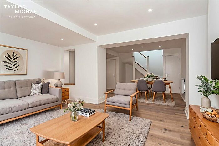 2 Bedroom Flat For Sale In Chesham Road, Brighton, BN2