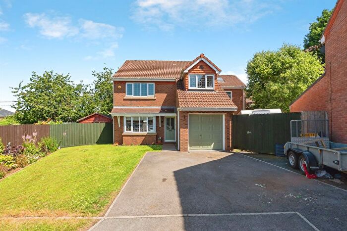 5 Bedroom Detached House For Sale In Farm Close, Emersons Green, Bristol, BS16