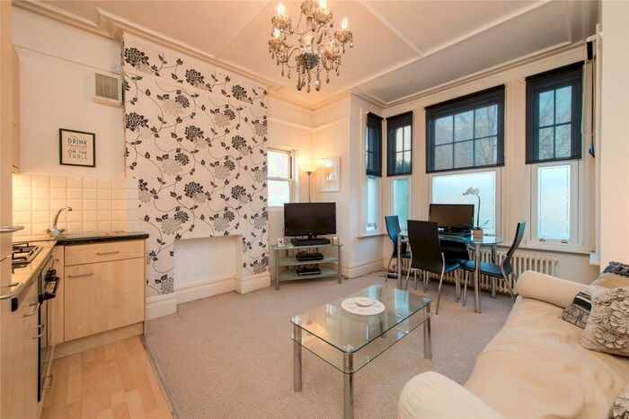 1 Bedroom Flat To Rent In Sutton Lane South, Chiswick, W4