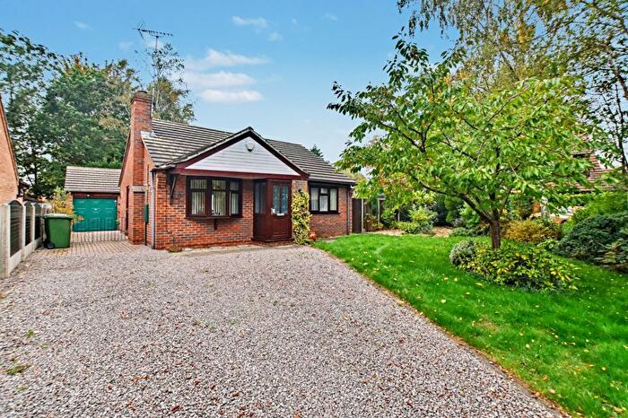 2 Bedroom Detached Bungalow For Sale In Tudor Road, Doddington Park, Lincoln, LN6