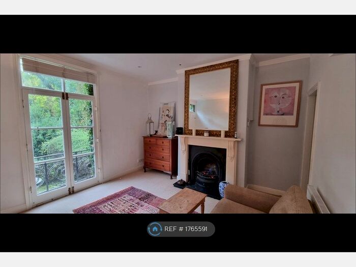 4 Bedroom End Of Terrace House To Rent In Woodvale Terrace, Leeds, LS18