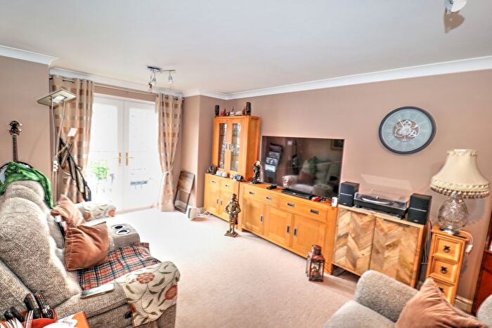 2 Bedroom Flat For Sale In Highbury Avenue, Manchester, M41