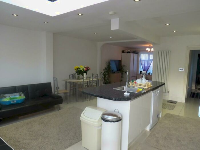 4 Bedroom House To Rent In Bradfield Drive, Barking, IG11