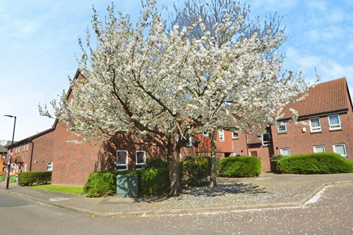 1 Bedroom Flat For Sale In Harper Road, London, E6