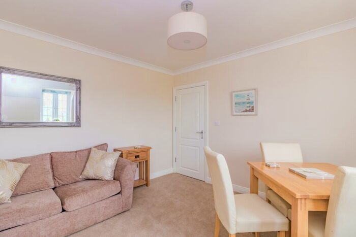 2 Bedroom Apartment To Rent In Medhurst Way, Littlemore, OX4