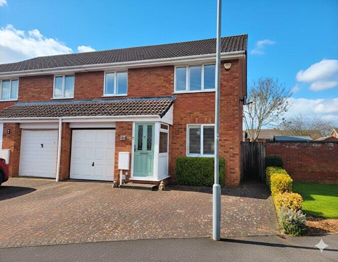 3 Bedroom Semi Detached House For Sale In Petersham Close, Newport Pagnell, MK16
