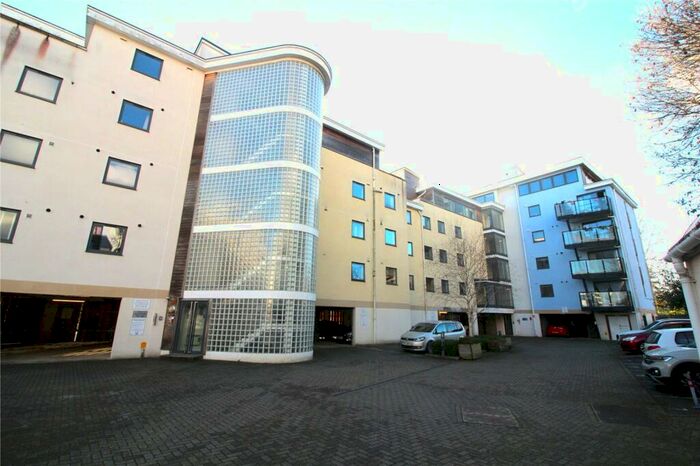2 Bedroom Flat To Rent In Clifford Way, Maidstone, Kent, ME16