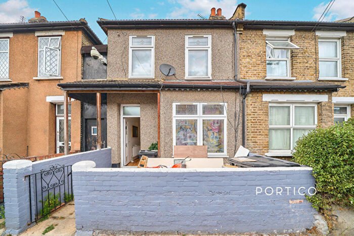 4 Bedroom Terraced House To Rent In Roman Road, IG1