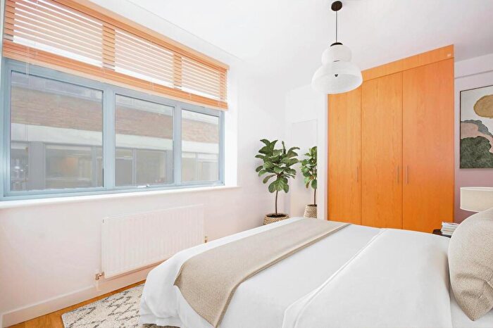 1 Bedroom Apartment To Rent In Curtain Road, Shoreditch, EC2A