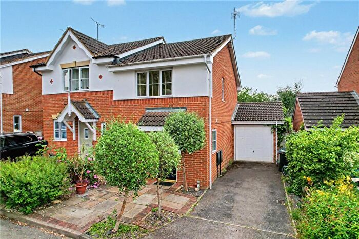 2 Bedroom Semi Detached House For Sale In The Old Orchard, Farnham, Surrey, GU9