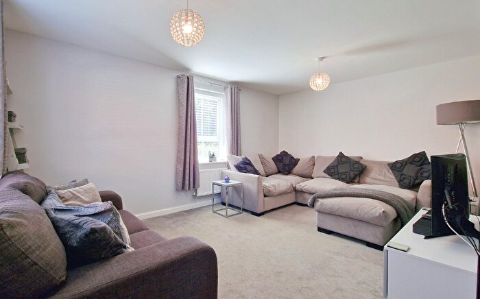 3 Bedroom End Of Terrace House For Sale In Compton Mead, Crowthorne, Berkshire, RG45