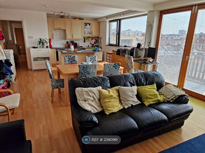 2 Bedroom Flat To Rent In Kilburn, London, NW6