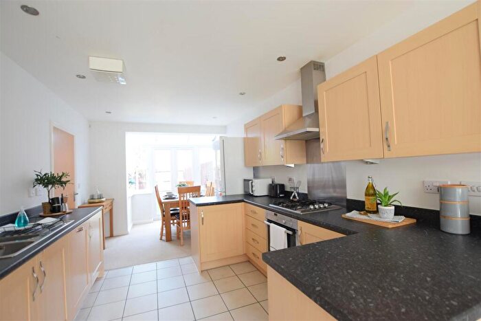 4 Bedroom Terraced House To Rent In Iris Crescent - Student House - /, LN1